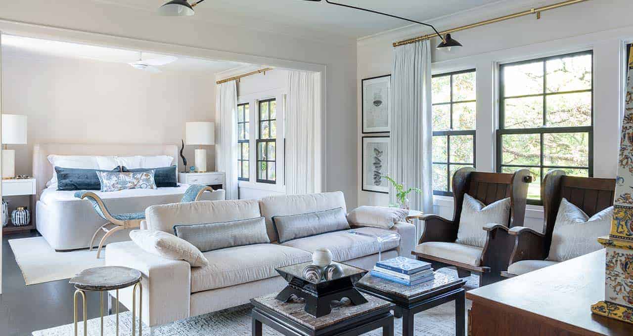 The master bedroom of interior designer Laura Umansky