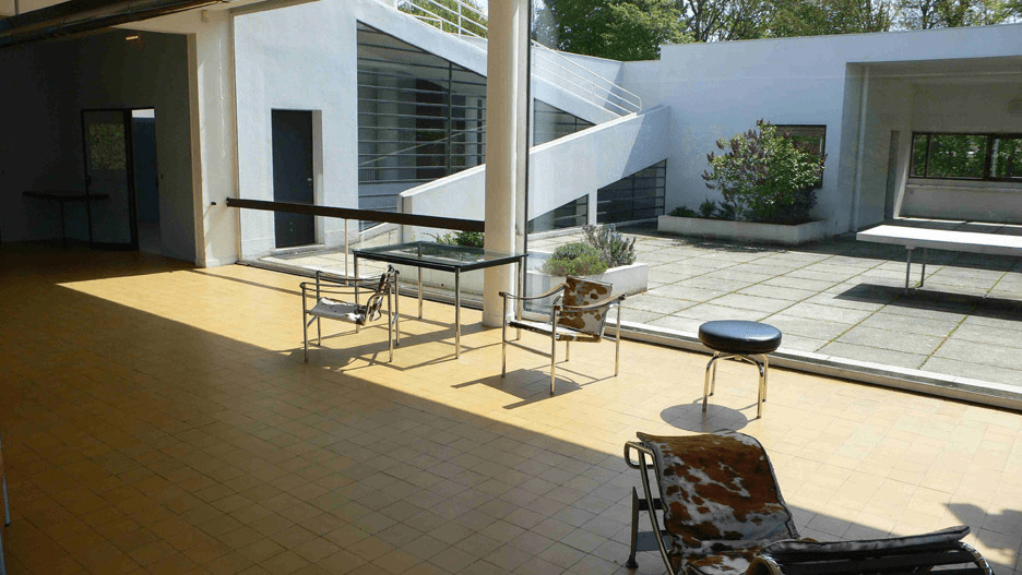 Open space living in this mid-century modern home by Le Corbusier
